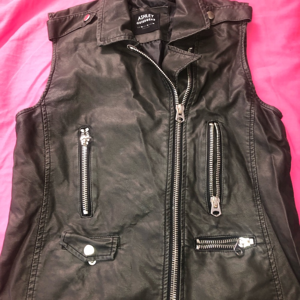 Cute leather vest with belt